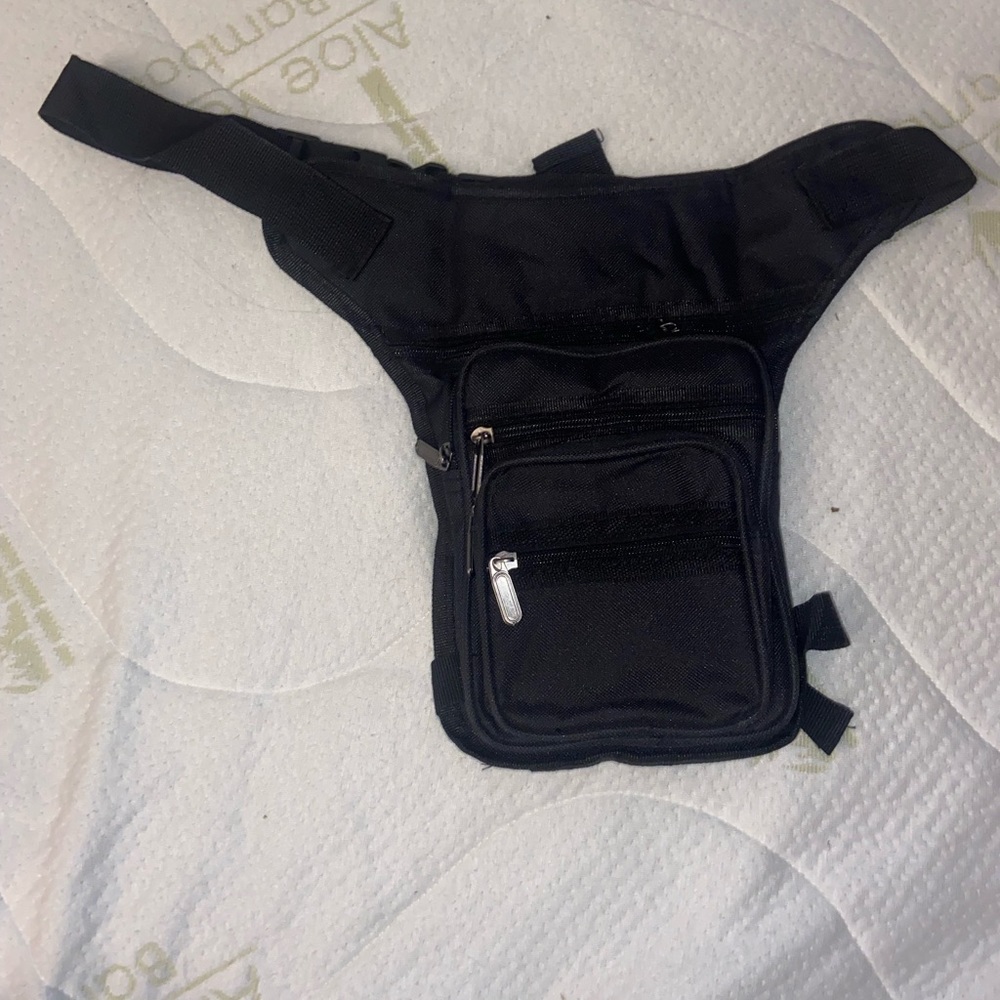 - Hip bag